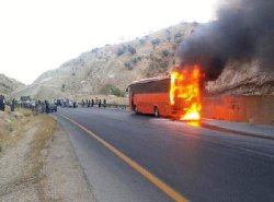 اتوبوس دانشجویان دختر در یزد آتش گرفت