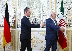 واکنش سفیر آمریکا به خوش رقصی کوتوله آلمانی