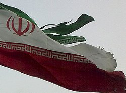 فیلم؛ اهواز: پرچم رژیم ملاها را پایین کشیدند