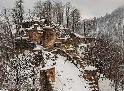 برف و بی توجهی؛ آثار تاریخی گیلان در خطرند