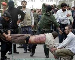 شلاق زدن یک گردشگر بخاطر نوشیدن مشروب