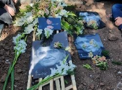 خاکسپاری استاد شجریان در میان بغض و اشک مردم+فیلم