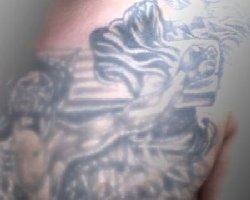 همه روزه به بهانه‌های مختلف مردم را بازداشت می‌کنند